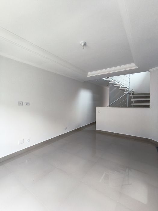 Casa em Condomínio - Venda - Jardim Rio das Pedras - Cotia - SP