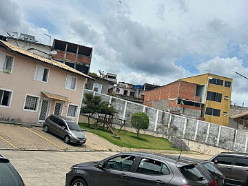 CASA CONDOMINIO MONTE SI�O - JD. SANDRA - COTIA